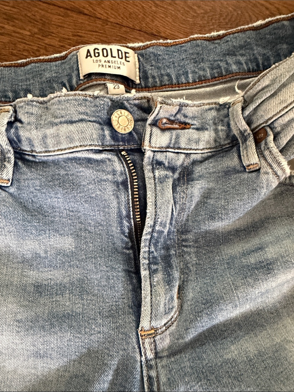 Agolde Very distressed jeans